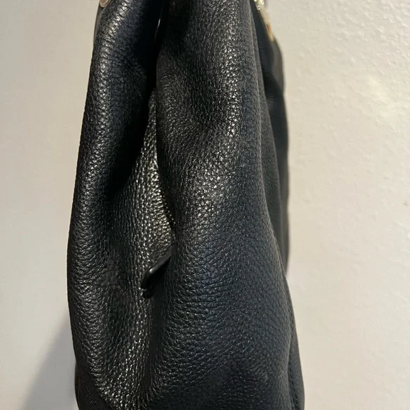 MICHAEL KORS
Fulton‎ Hobo Black Leather Shoulder Bag - Picture 4 of 9